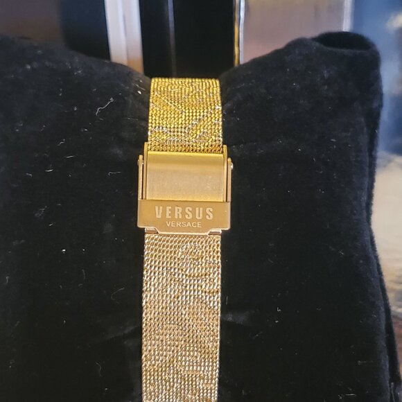Versus Versace La Villette Crystal Watch With Gold Mesh Bracelet main image 4